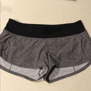 Lululemon Size 6 Speed Up Short 2.5”